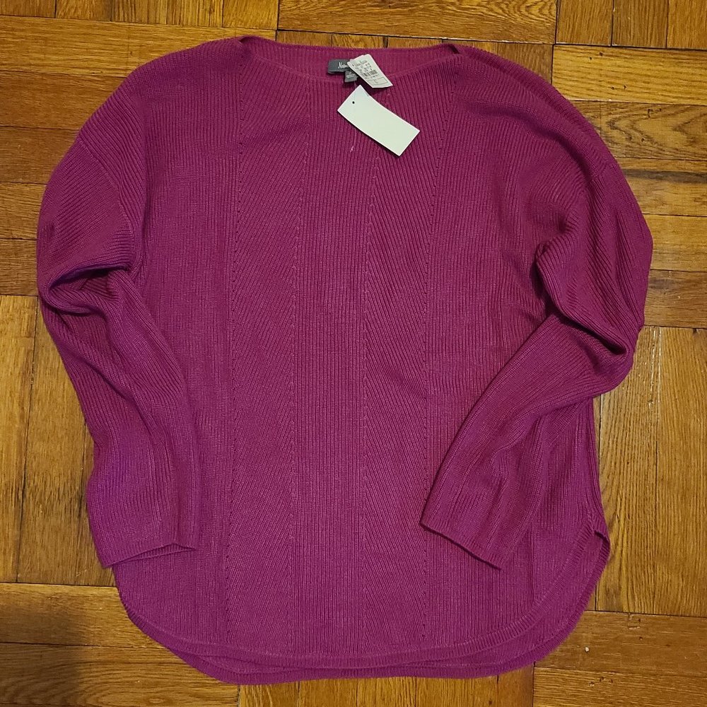 Neiman Marcus curved hem sweater NWT L